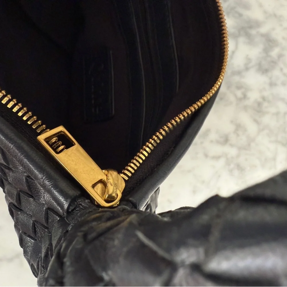 Quince Black Sheep leather Hobo Bag small - Picture 4 of 6